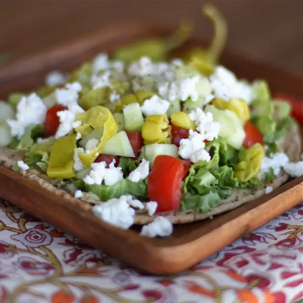 Greek-Salad-Pita-Pizza-recipe-1