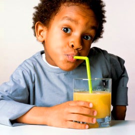 Kids-Drinking-Fruit