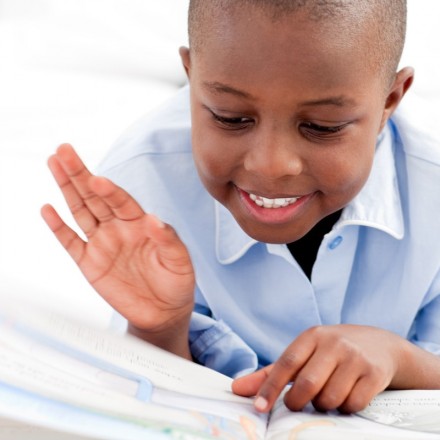 kid_reading_page-bg_2255